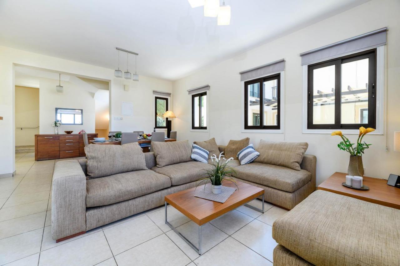 Protaras Centro Villa ภายนอก รูปภาพ
